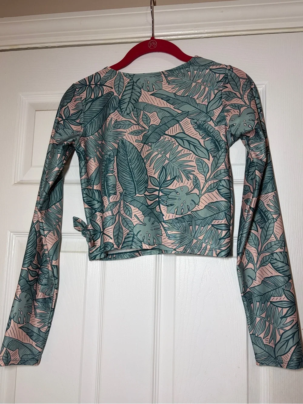 art class cropped wrap